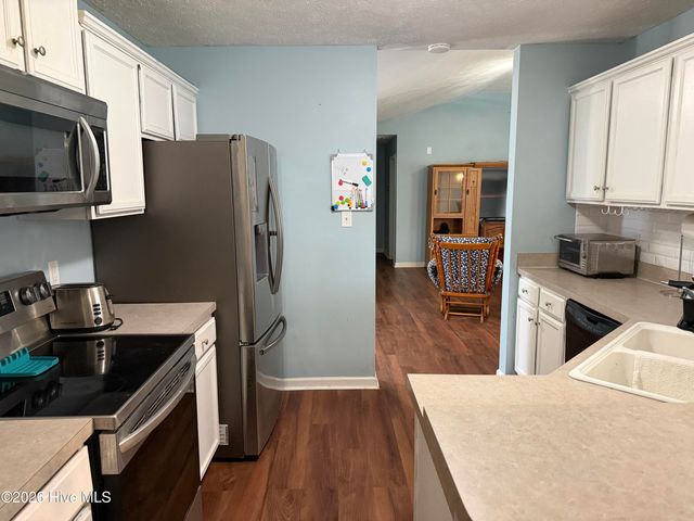 109 Hidden Hollow Drive, Richlands, NC 28574