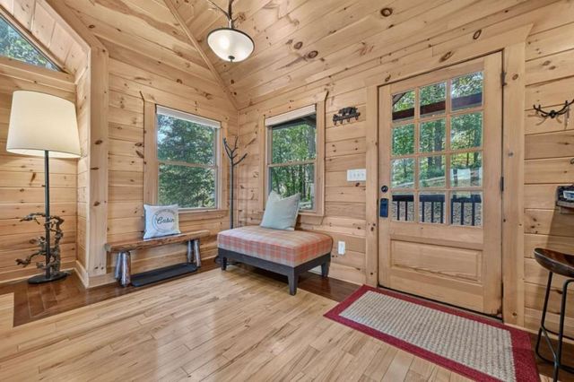 917 Walnut Ridge, Ellijay, GA 30536