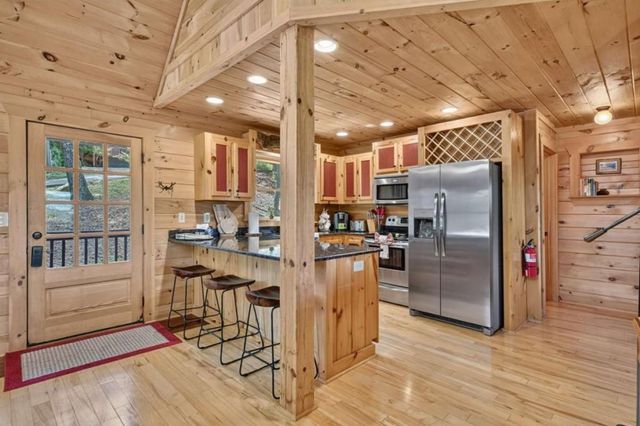 917 Walnut Ridge, Ellijay, GA 30536
