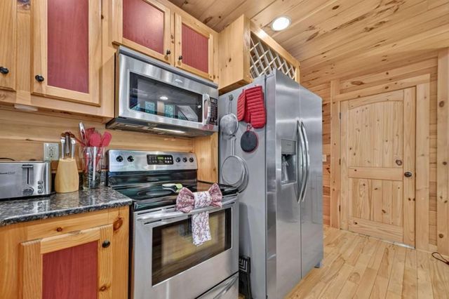 917 Walnut Ridge, Ellijay, GA 30536