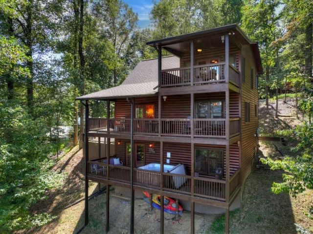917 Walnut Ridge, Ellijay, GA 30536