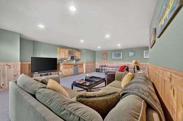 917 Walnut Ridge, Ellijay, GA 30536