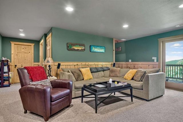 917 Walnut Ridge, Ellijay, GA 30536