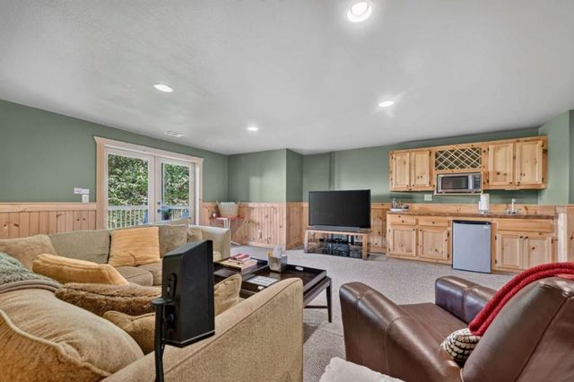 917 Walnut Ridge, Ellijay, GA 30536