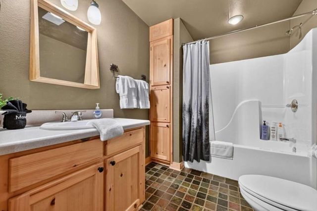 917 Walnut Ridge, Ellijay, GA 30536