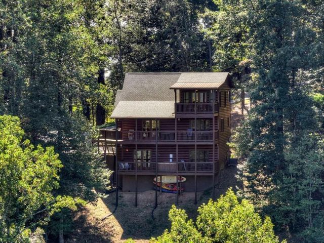 917 Walnut Ridge, Ellijay, GA 30536