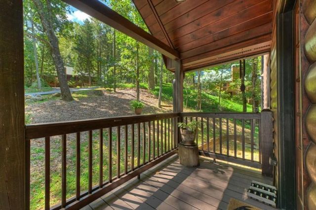 917 Walnut Ridge, Ellijay, GA 30536