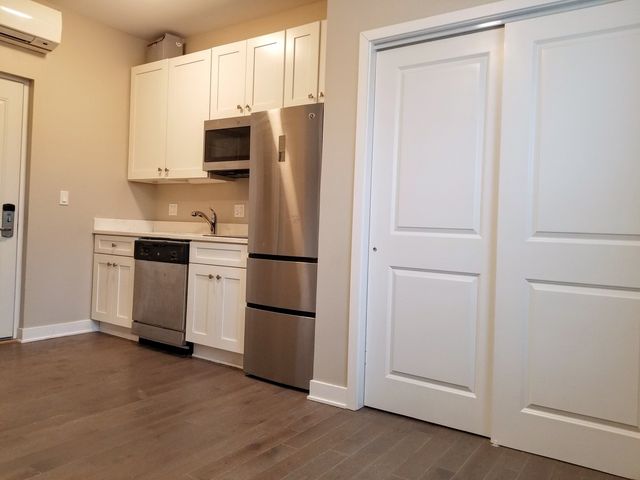 1409 W Diversey Parkway 203, Chicago, IL 60614