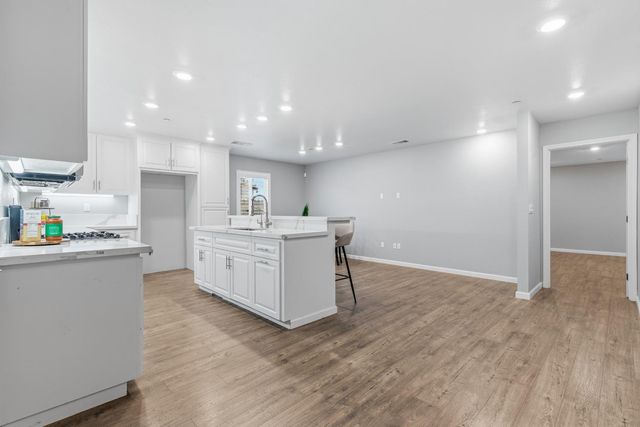 209 Crater Ave, Modesto, CA 95351