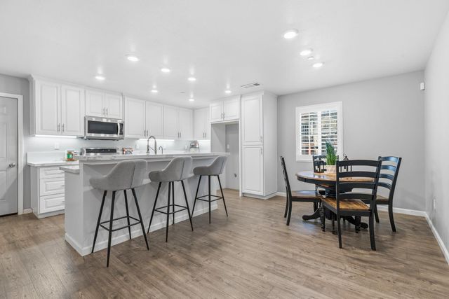 209 Crater Ave, Modesto, CA 95351