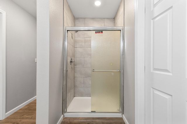 209 Crater Ave, Modesto, CA 95351