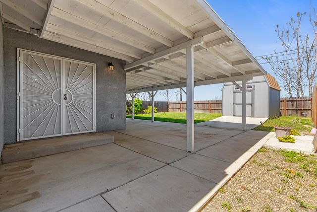 209 Crater Ave, Modesto, CA 95351