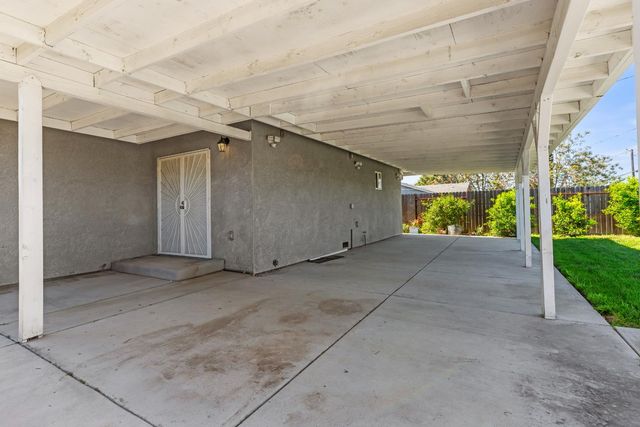 209 Crater Ave, Modesto, CA 95351