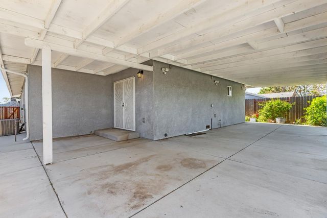 209 Crater Ave, Modesto, CA 95351