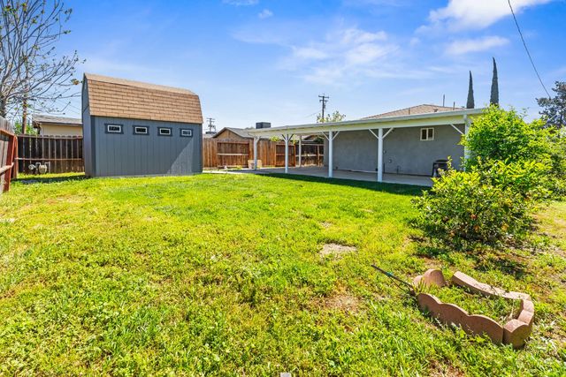 209 Crater Ave, Modesto, CA 95351