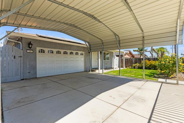 209 Crater Ave, Modesto, CA 95351