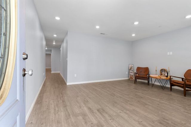 209 Crater Ave, Modesto, CA 95351