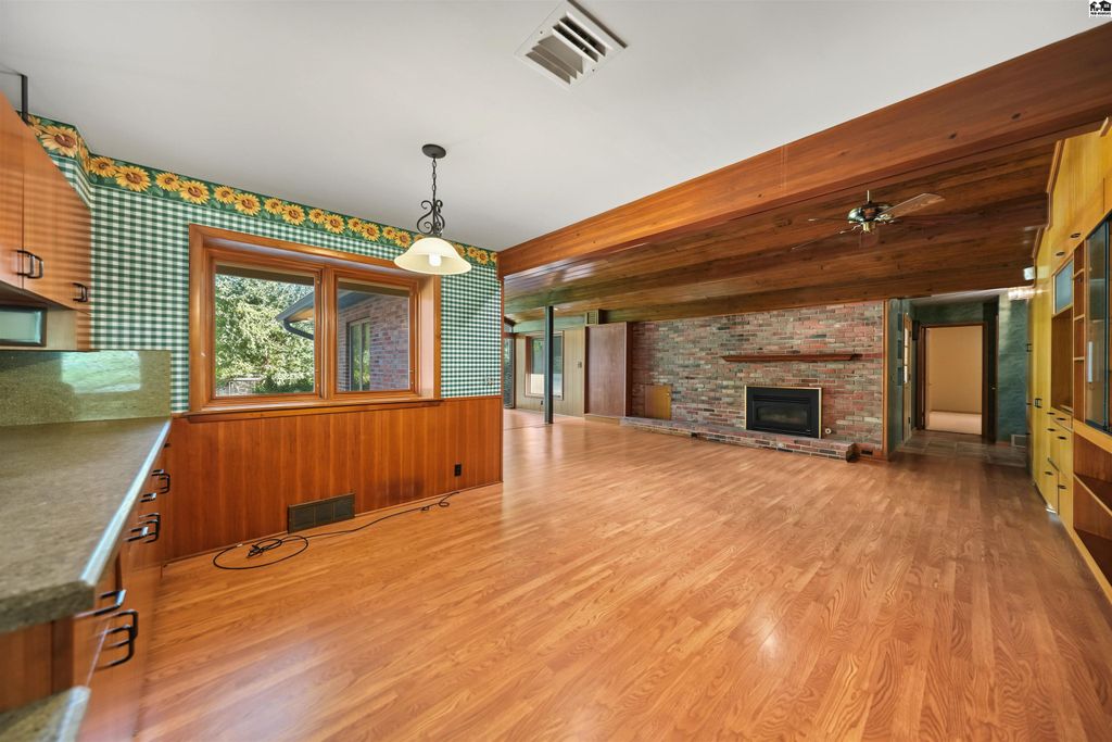 534 Upper Mill Hts Dr
