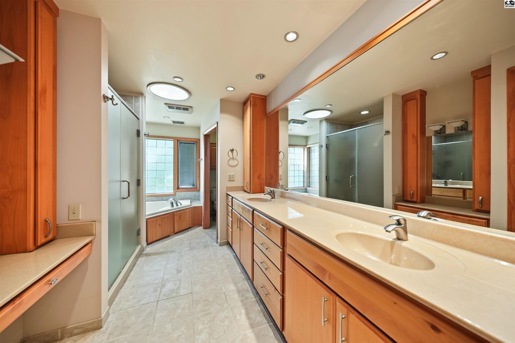 534 Upper Mill Hts Dr