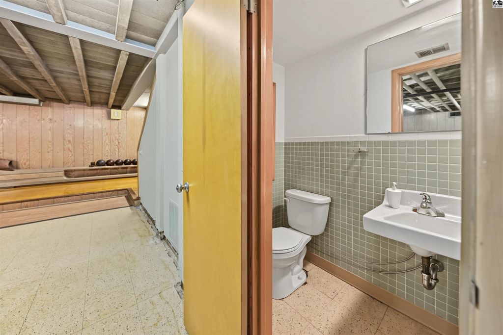 534 Upper Mill Hts Dr