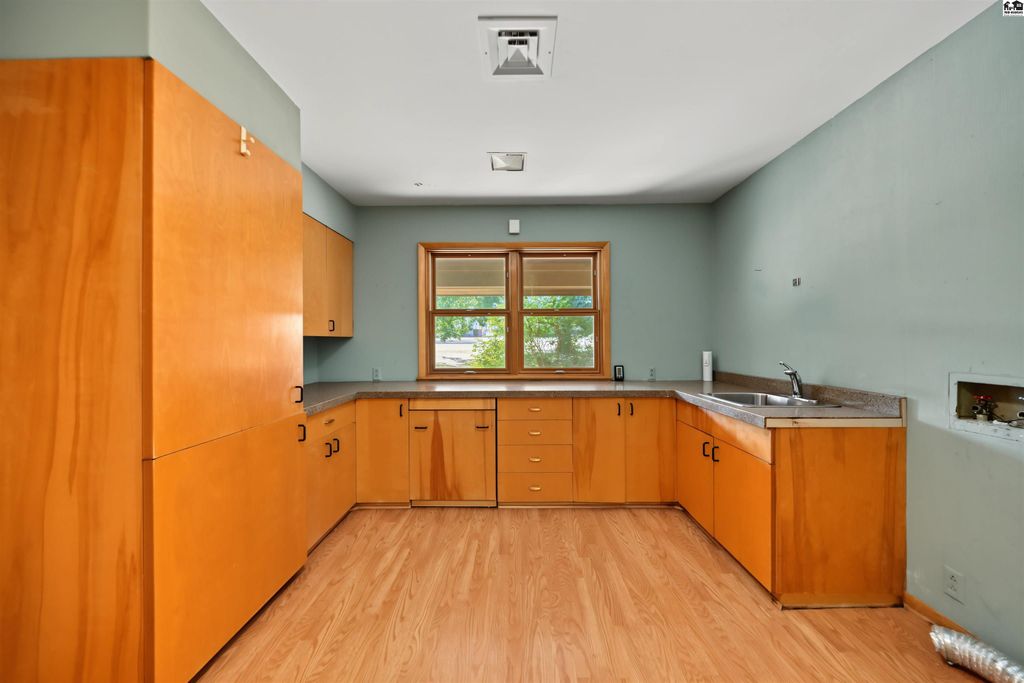 534 Upper Mill Hts Dr