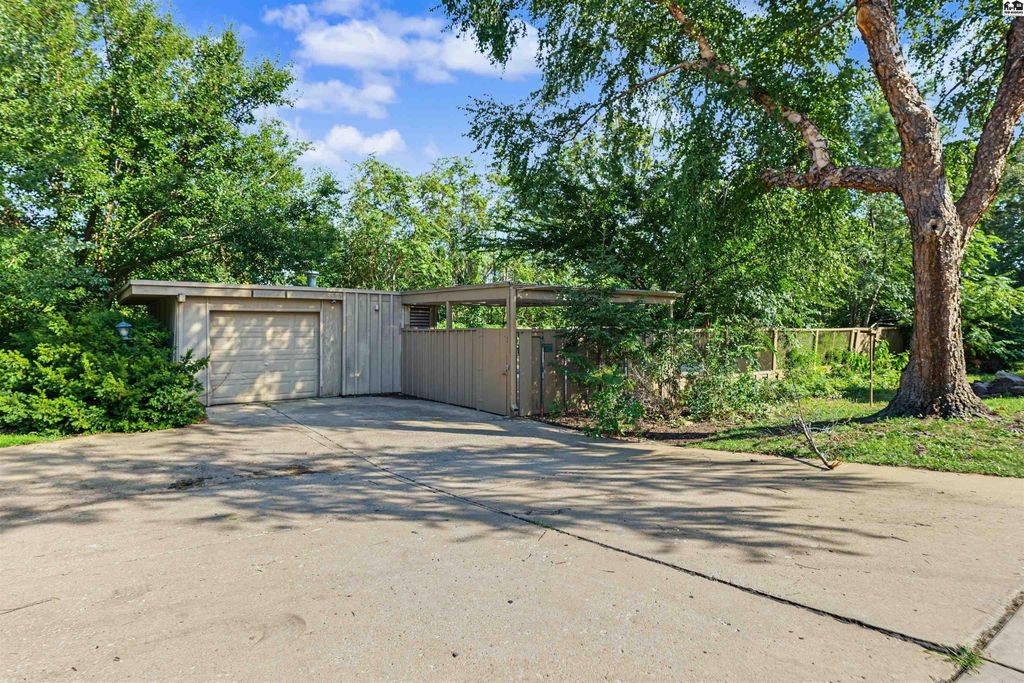 534 Upper Mill Hts Dr