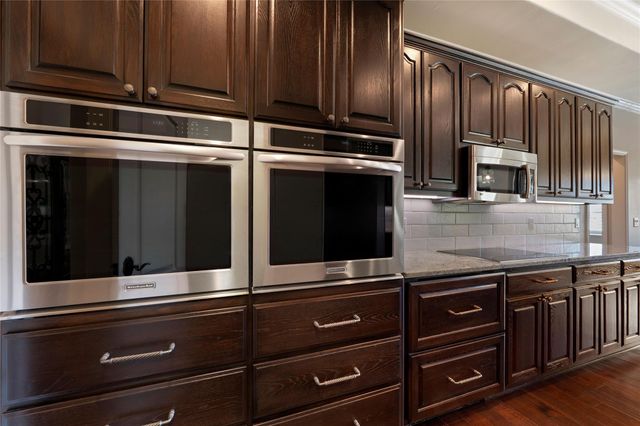 102 Voca, Horseshoe Bay, TX 78657