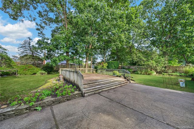 9 Groton Lane, Coram, NY 11727