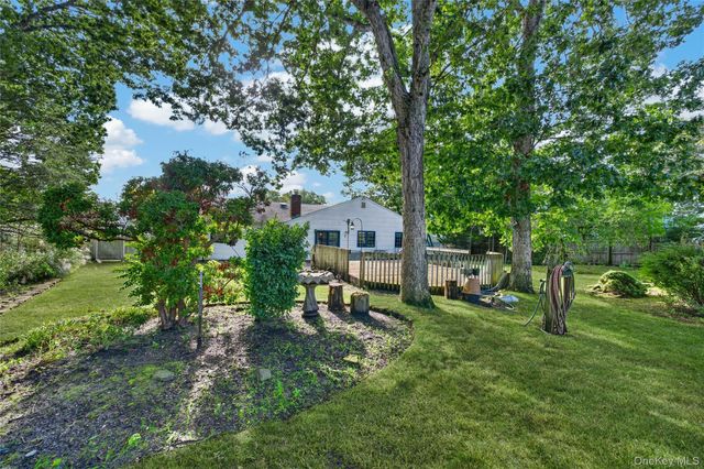 9 Groton Lane, Coram, NY 11727
