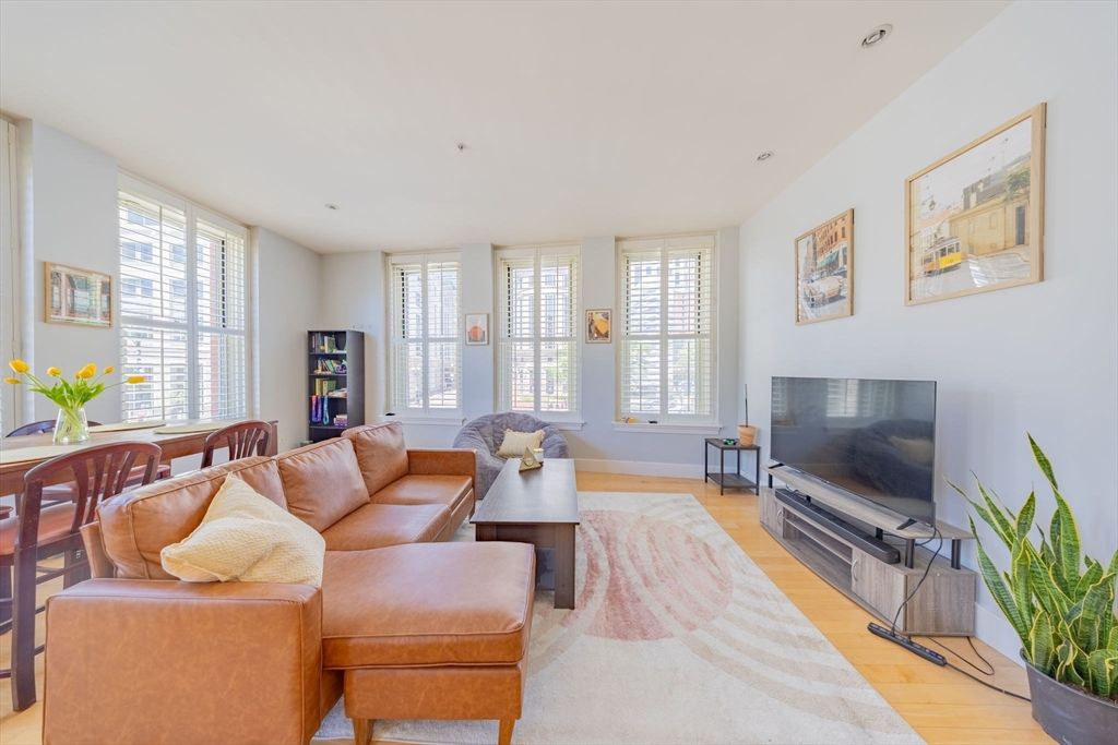 70 Lincoln St. L212, Boston, MA 02111
