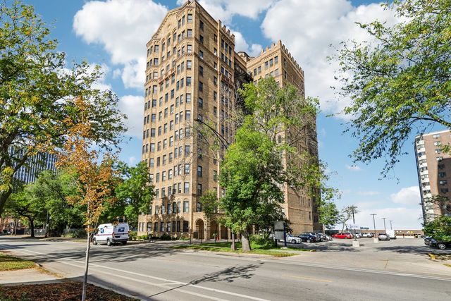 7321 S South Shore Drive 8D, Chicago, IL 60649