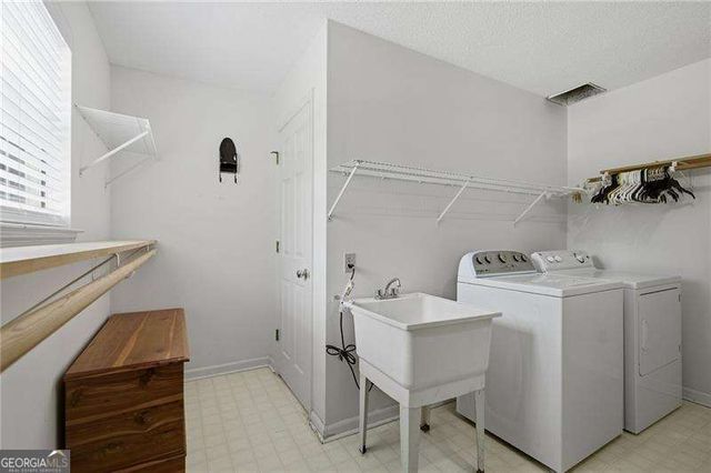 583 Avondale Drive, Rocky Face, GA 30740
