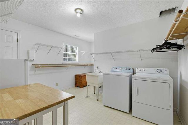 583 Avondale Drive, Rocky Face, GA 30740