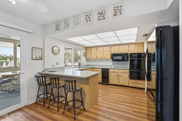 11193 W THUNDERBIRD Boulevard, Sun City, AZ 85351