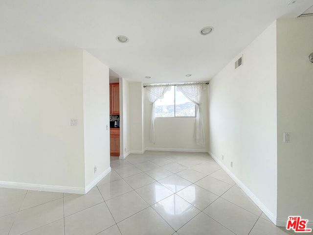 100 S Doheny Drive 920, Los Angeles, CA 90048