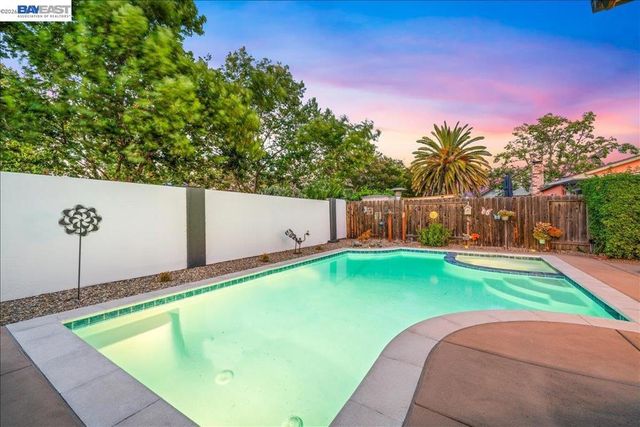 586 Colusa Way, Livermore, CA 94551