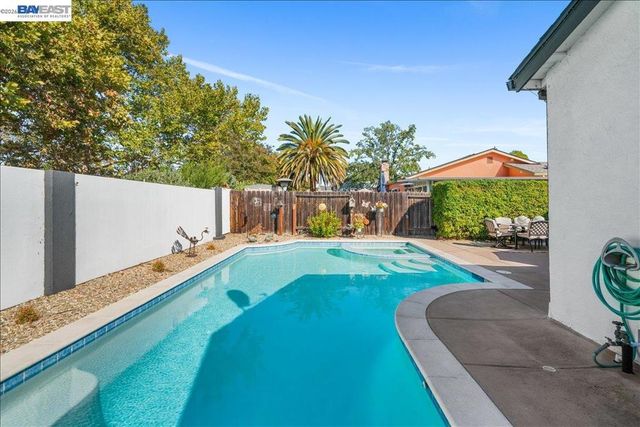 586 Colusa Way, Livermore, CA 94551