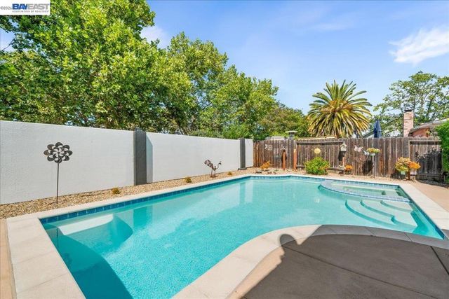 586 Colusa Way, Livermore, CA 94551