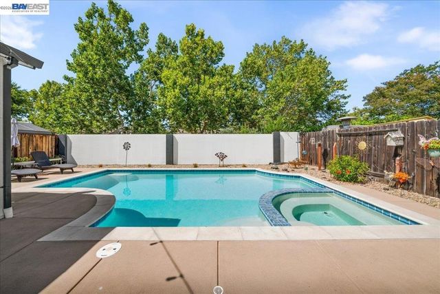 586 Colusa Way, Livermore, CA 94551