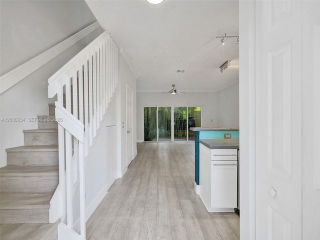 835 NE 19th Ave 10, Fort Lauderdale, FL 33304