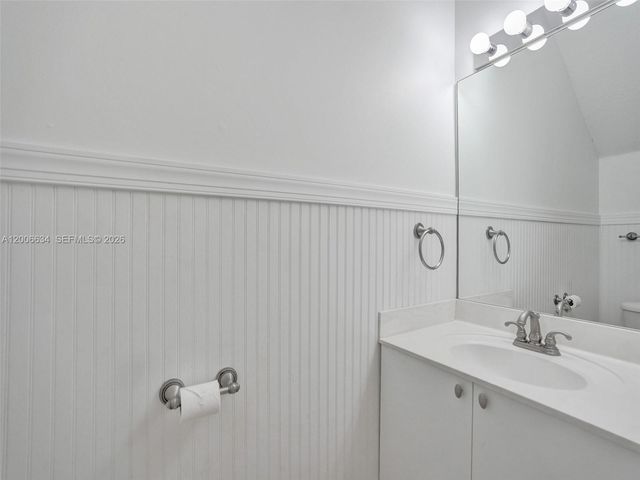 835 NE 19th Ave 10, Fort Lauderdale, FL 33304