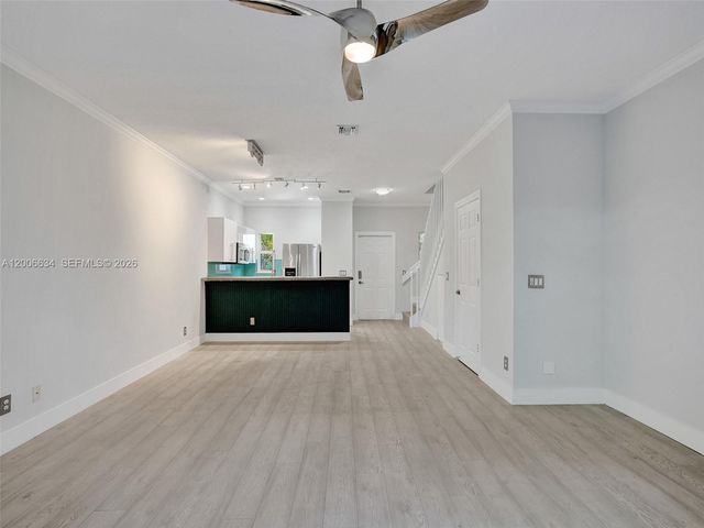 835 NE 19th Ave 10, Fort Lauderdale, FL 33304