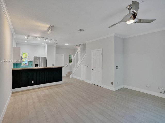 835 NE 19th Ave 10, Fort Lauderdale, FL 33304