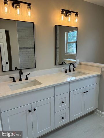 8403 BRANCHWOOD CIR, Clinton, MD 20735