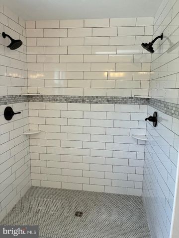 8403 BRANCHWOOD CIR, Clinton, MD 20735