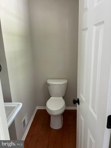8403 BRANCHWOOD CIR, Clinton, MD 20735