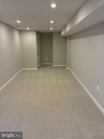 8403 BRANCHWOOD CIR, Clinton, MD 20735