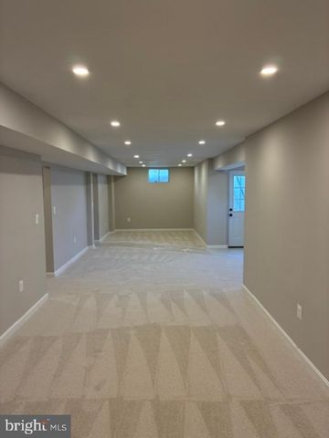 8403 BRANCHWOOD CIR, Clinton, MD 20735