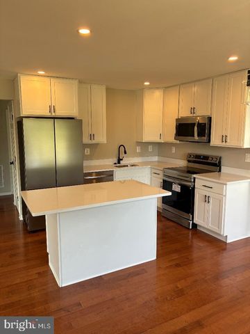 8403 BRANCHWOOD CIR, Clinton, MD 20735