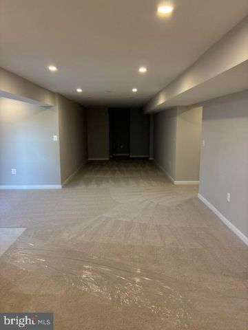 8403 BRANCHWOOD CIR, Clinton, MD 20735